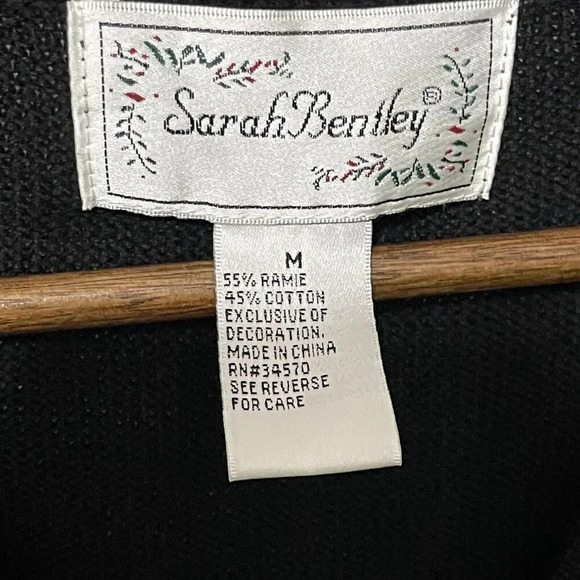 Sarah Bentley Christmas Poinsettia Sweater Vest Size M Full Zip - Picture 5 of 6